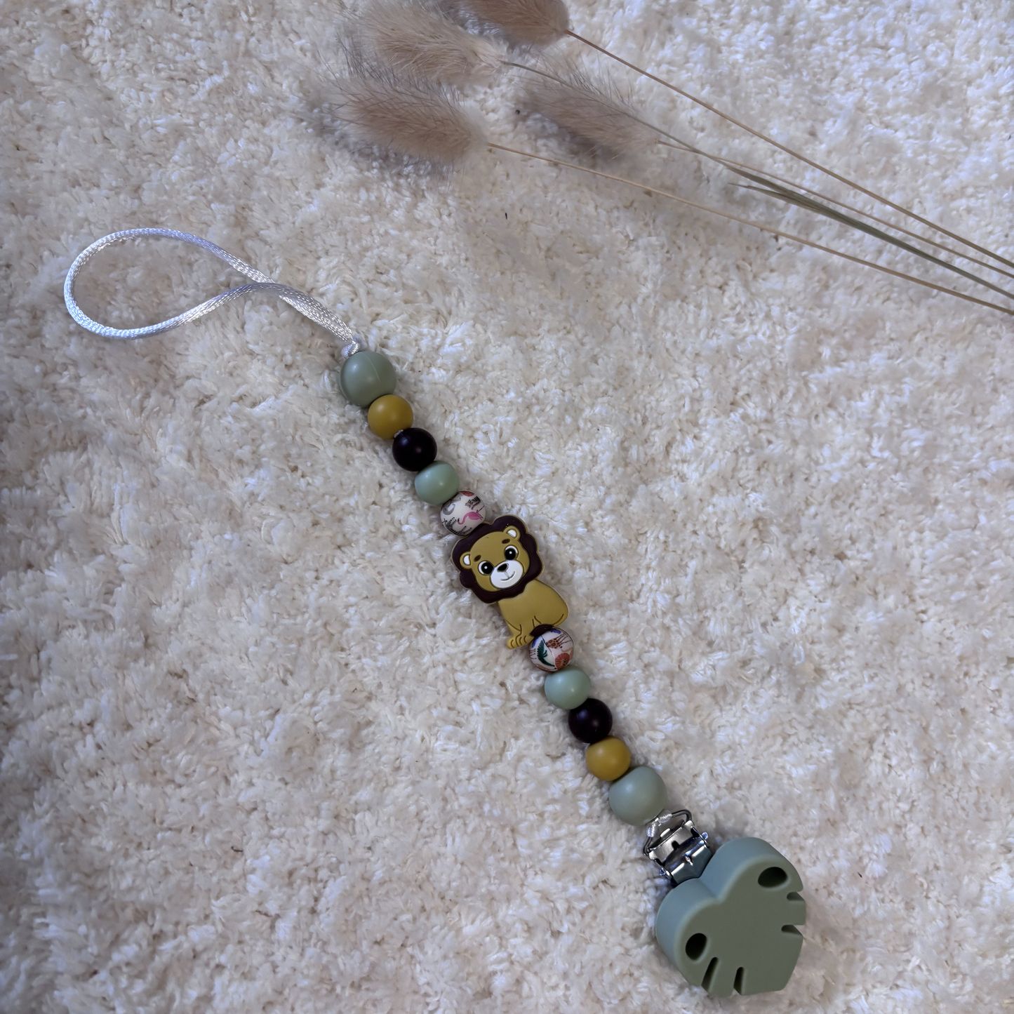 Attache tétine fantaisie – Colorée et pratique